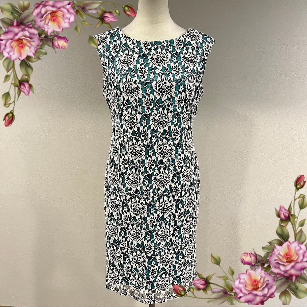 Elegant Floral Lace sleeveless stretchy Dress size 10